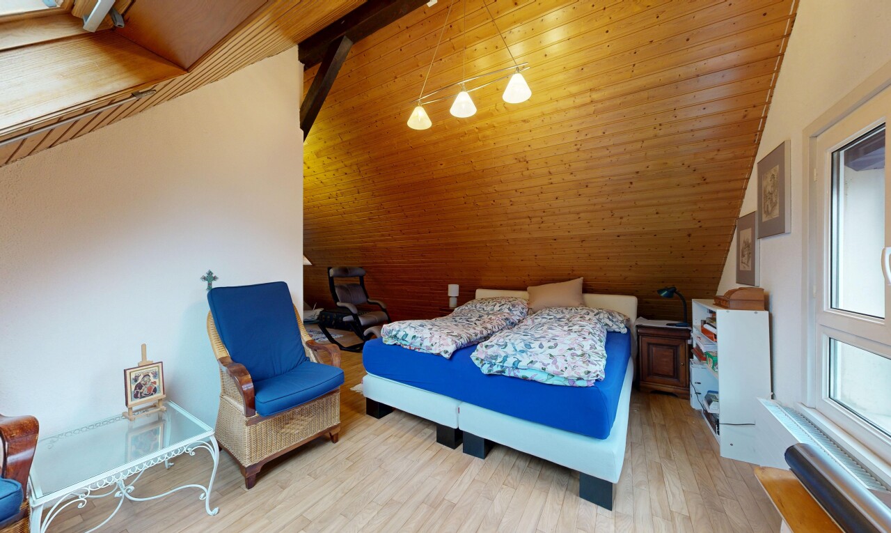 chambre avec pièce supplémentaire, drywall, cloison sèche, vaulted ceiling, et plafond voûté