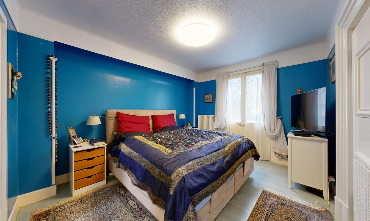 chambre avec drywall, cloison sèche, inside property, natural light, et lumière naturelle