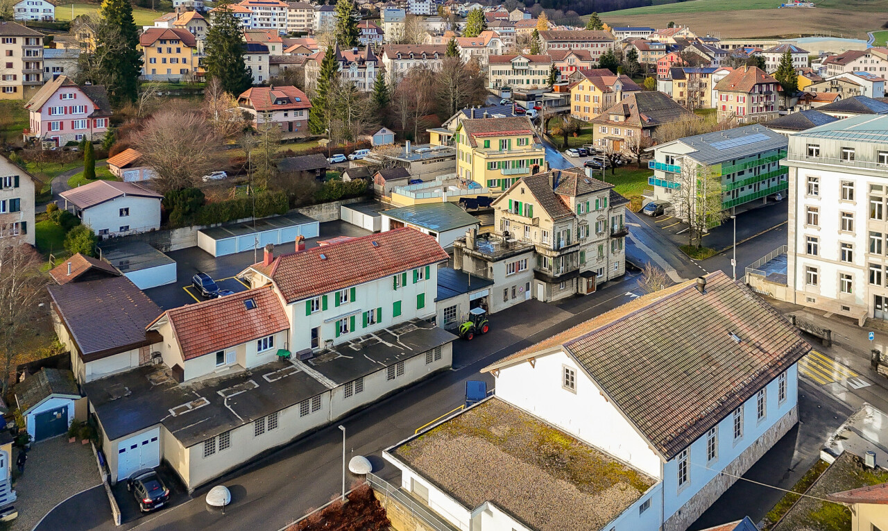 extérieur du bâtiment avec vue résidentielle, residential view, et aerial view