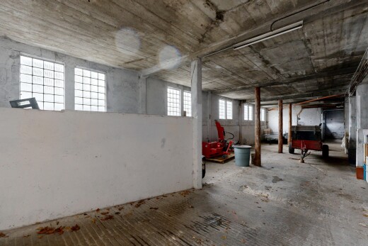parking avec inside property