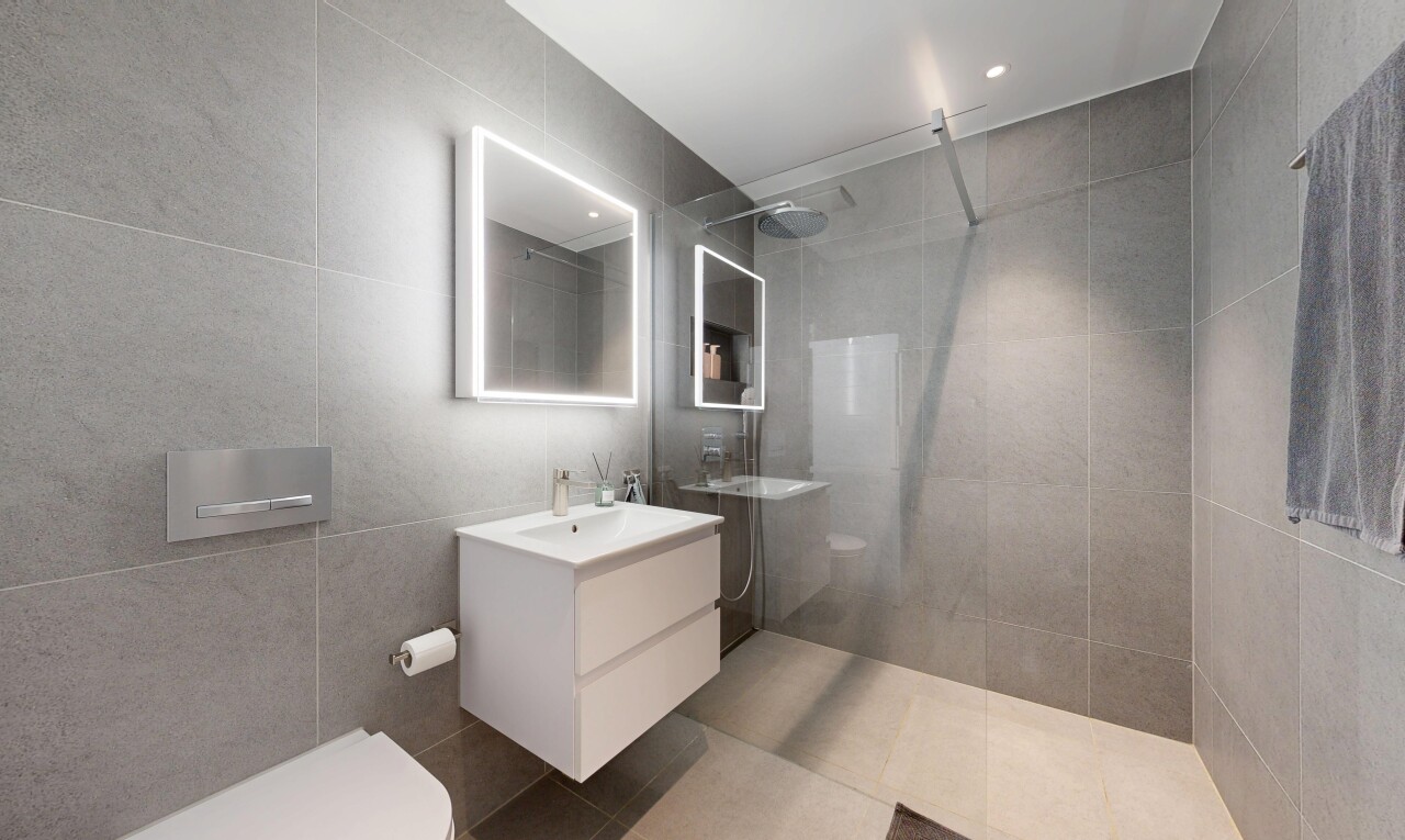 bad mit schminktisch, tile wall, fliesenwand, dusche, und komplettes badezimmer