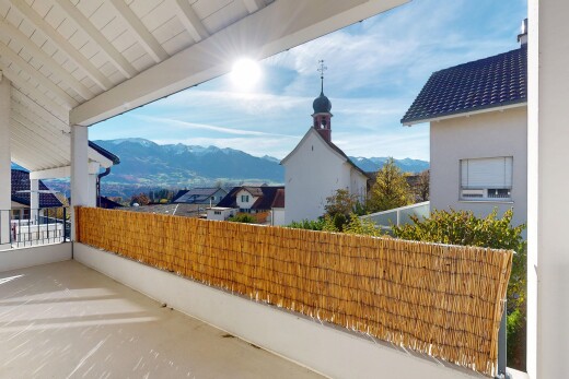 außenansicht mit blick auf die berge, mountain view, day time, terrasse, und from property