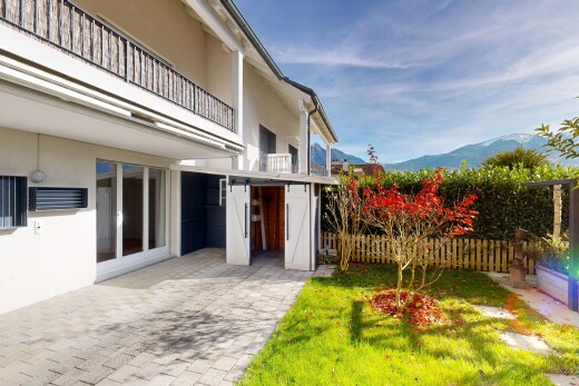 garten mit zaun, balkon, mountain view, blick auf die berge, und day time