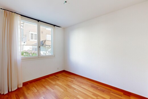 leerer raum mit natural light, natürliches licht, inside property, drywall, und gipskartonwand