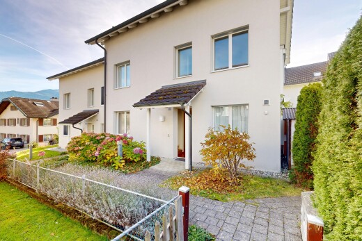 außenansicht mit zaun, day time, stuckverkleidung, und property visible