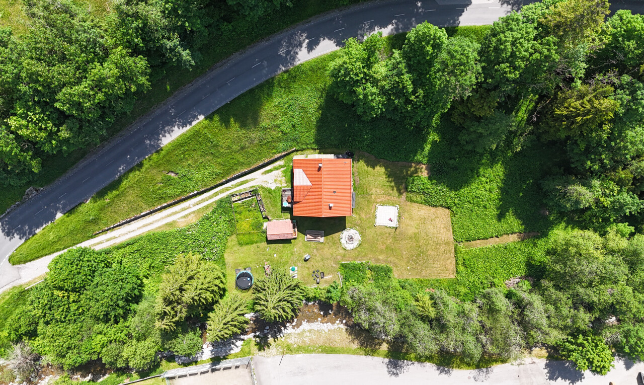 aerial map of property and surrounding area