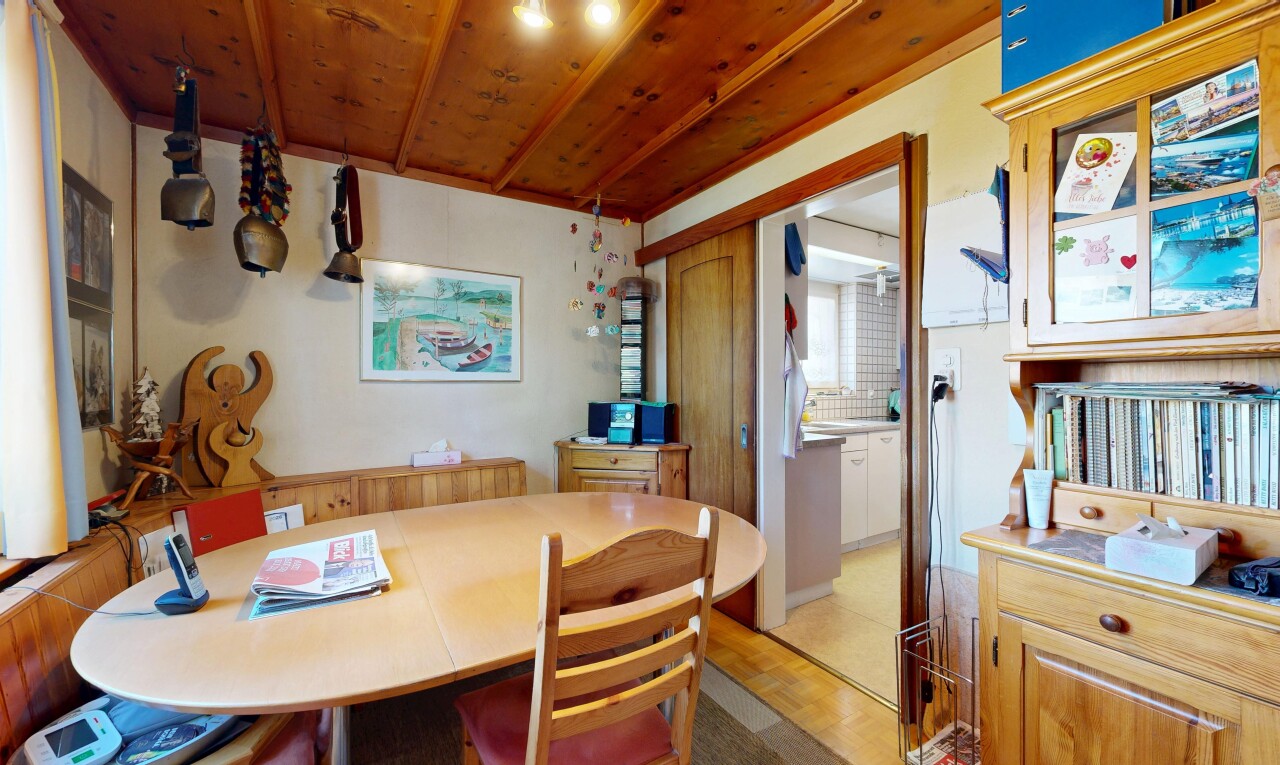 esszimmer mit drywall, gipskartonwand, wood ceiling, holzdecke, und light floor