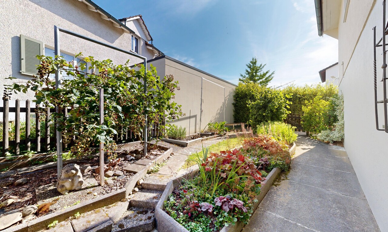 garten mit garten, zaun, from property, und day time