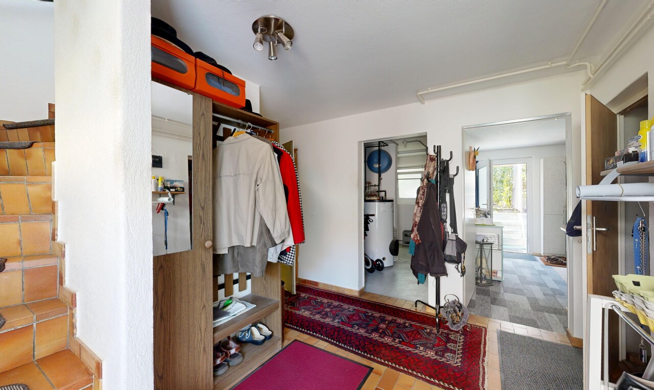 treppe mit drywall, gipskartonwand, treppen, wasserkocher, und inside property