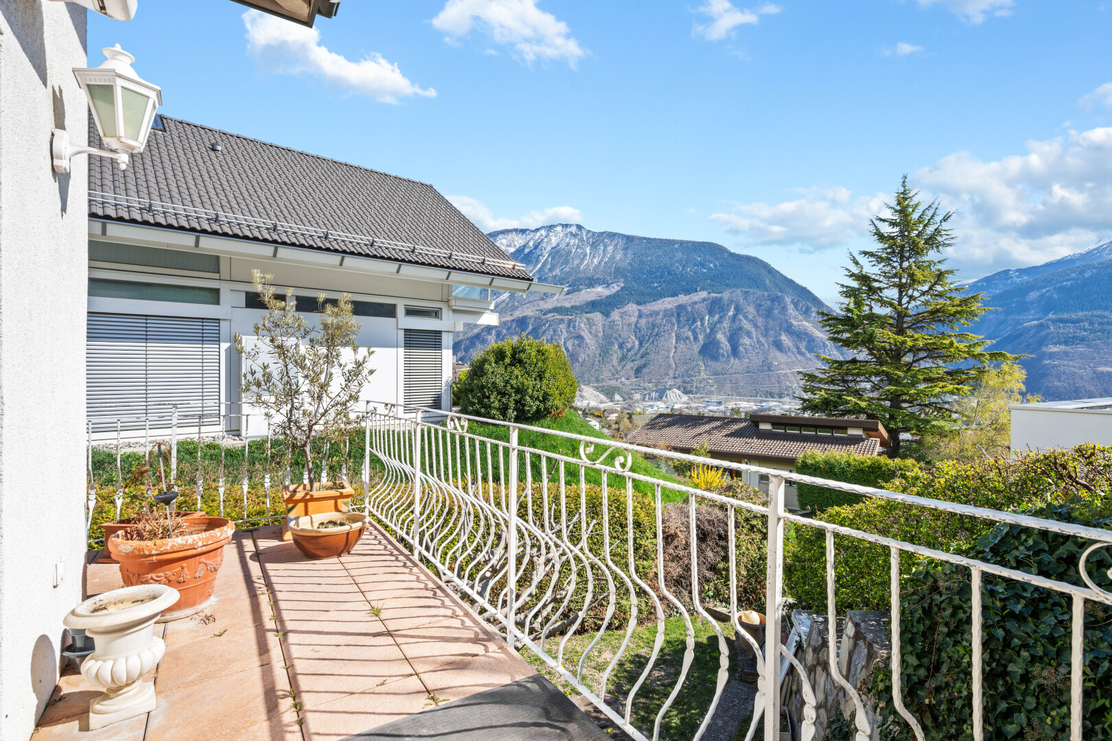 balkon mit from property, balkon, day time, mountain view, und blick auf die berge