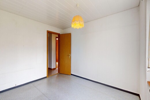 pièce vide avec plinthes murales, baseboards wall, cloison sèche, drywall, et inside property