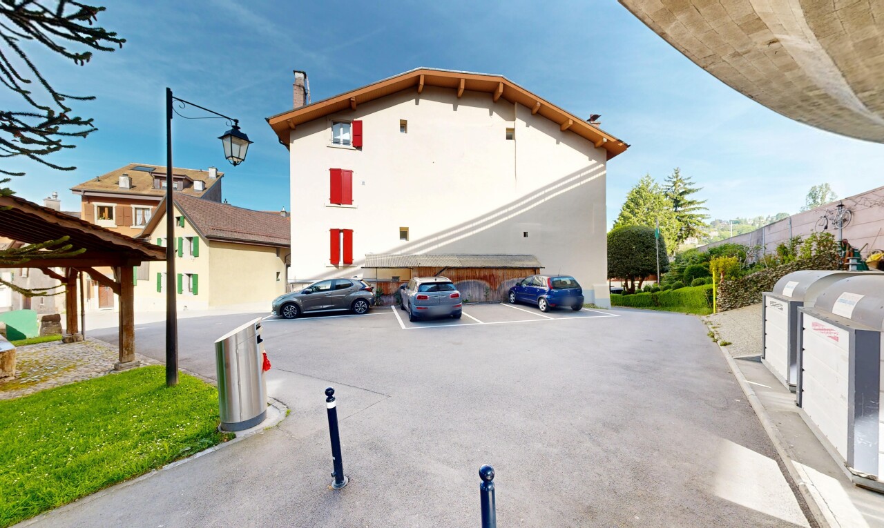 façade avec parking, day time, et cheminée