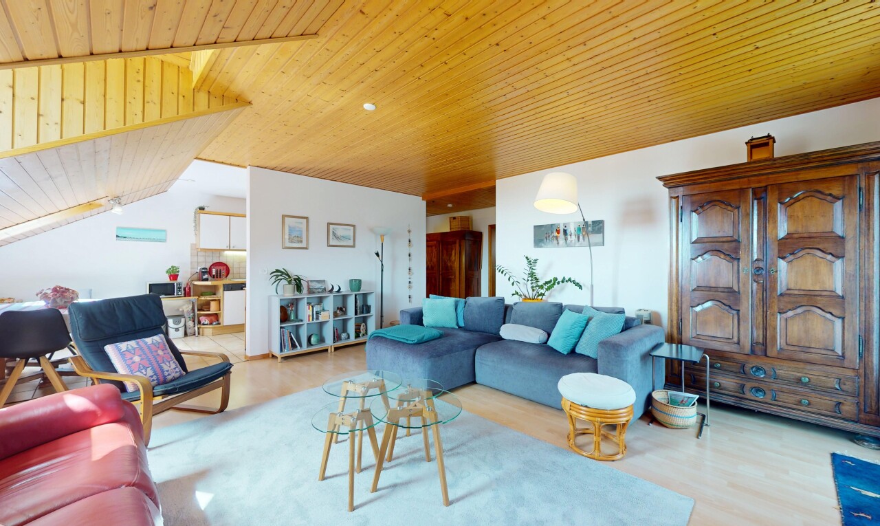 wohnzimmer mit holzdecke, wood ceiling, inside property, gipskartonwand, und drywall