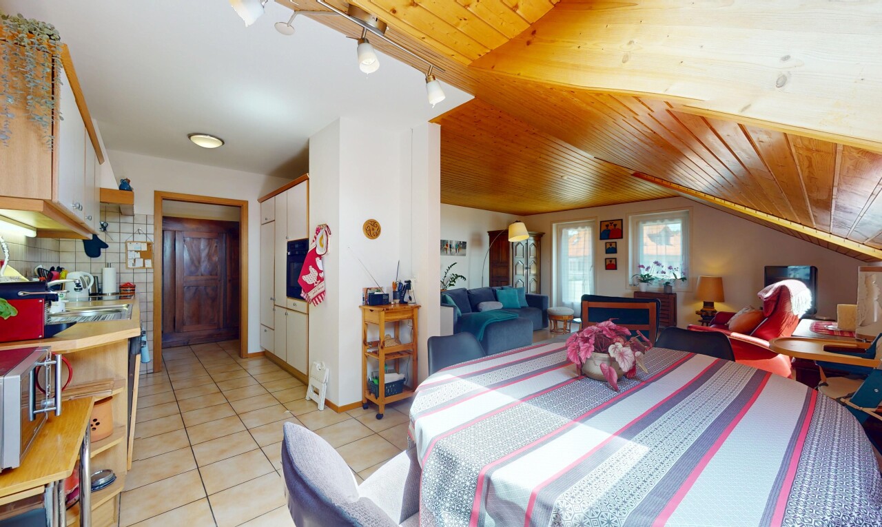 esszimmer mit wood ceiling, holzdecke, tile floor, fliesenboden, und inside property