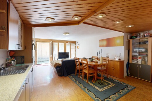 küche mit waschbecken, wood ceiling, holzdecke, light countertops, und arbeitsplatten
