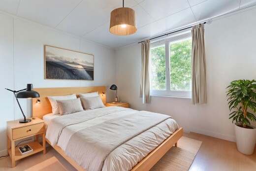 zimmer / schlafzimmer mit natürliches licht, natural light, inside property, gipskartonwand, und drywall