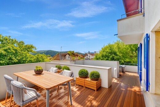 terrasse mit balkon, day time, from property, essbereich im freien, und blick auf die berge