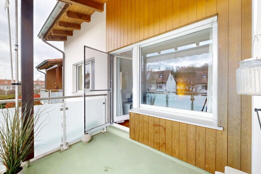 terrasse avec balcon et property visible