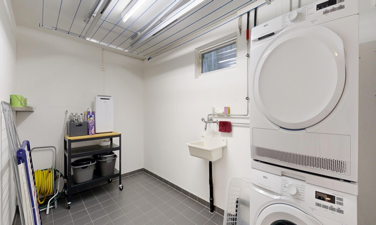 wäschekammer mit gipskartonwand, drywall, wäscherei, inside property, und waschturm