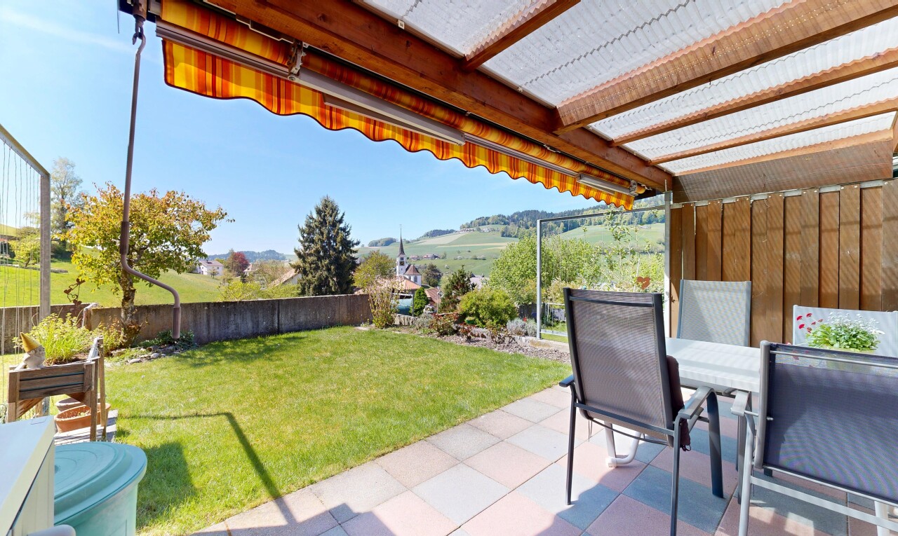 terrasse avec from property, pelouse, clôture, terrasse, et pergola
