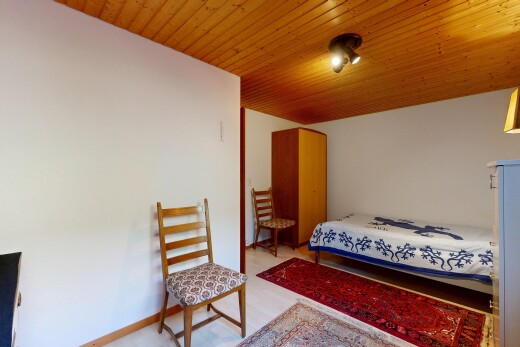 chambre avec cloison sèche, drywall, light floor, inside property, et plinthes murales