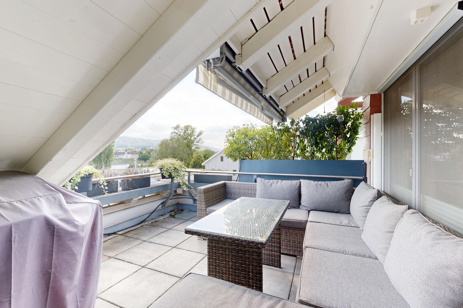 terrasse mit wohnraum im freien, markise, from property, grill, und terrasse