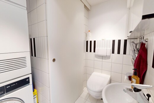 bad mit tile wall, fliesenwand, gäste-wc, waschbecken, und tile floor