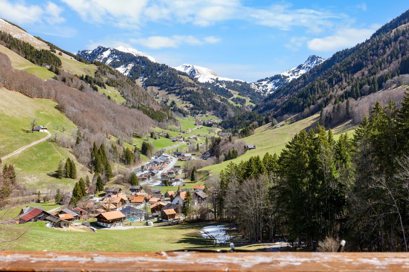 vue sur la montagne avec mountain view, vue sur la montagne, et day time