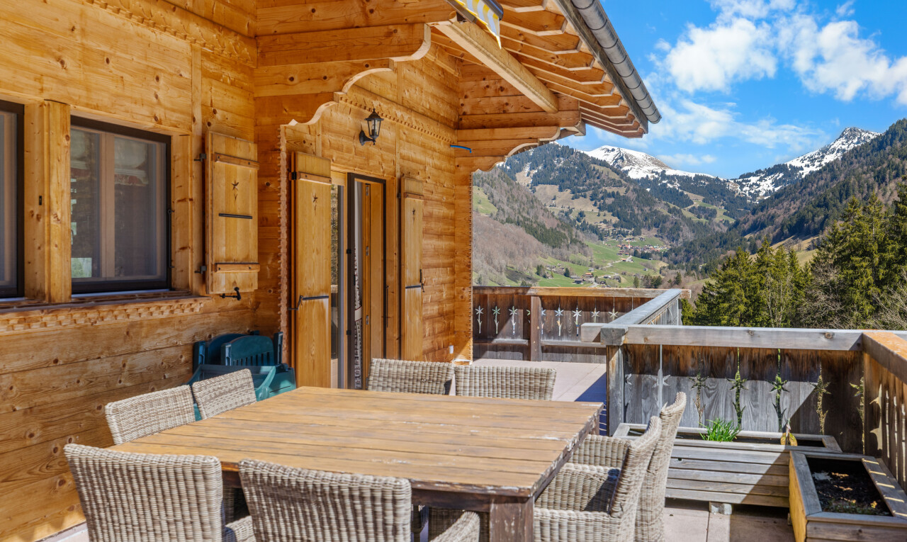 terrasse avec from property, coin repas extérieur, day time, mountain view, et vue sur la montagne