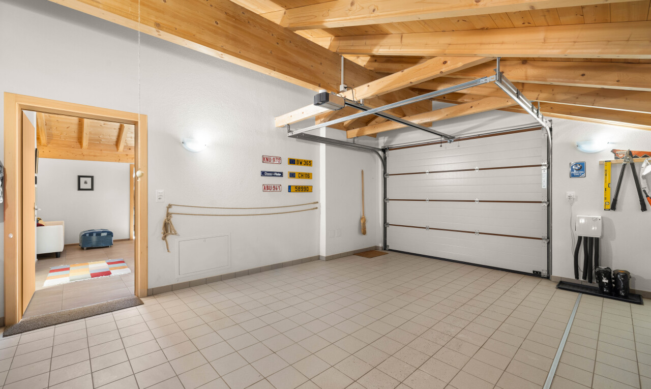 parking avec inside property