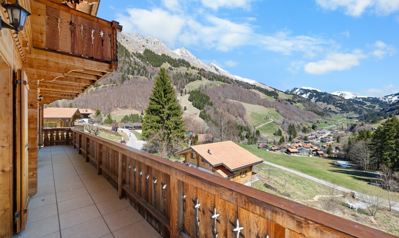 balcon avec balcon, mountain view, vue sur la montagne, from property, et day time