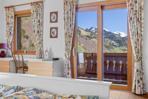 chambre avec inside property, vue sur la montagne, mountain view, cloison sèche, et drywall