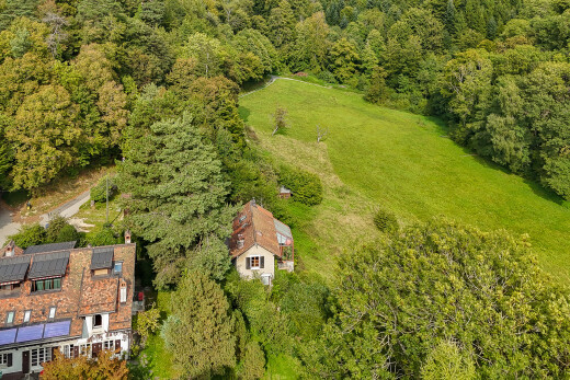 façade avec aerial view, vue sur la forêt, forest view, et cheminée