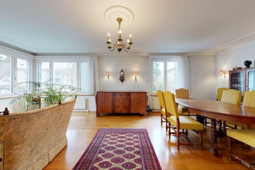 esszimmer mit wood finish floor, holzfußboden, drywall, gipskartonwand, und inside property