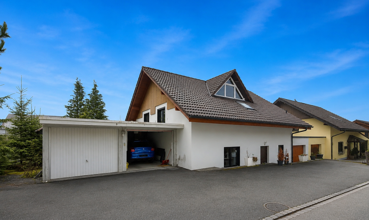 außenansicht mit day time, property visible, und vertikale verkleidung