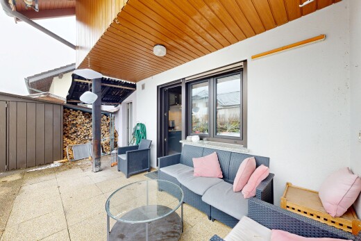 terrasse avec espace de vie extérieur, from property, terrasse, et overcast