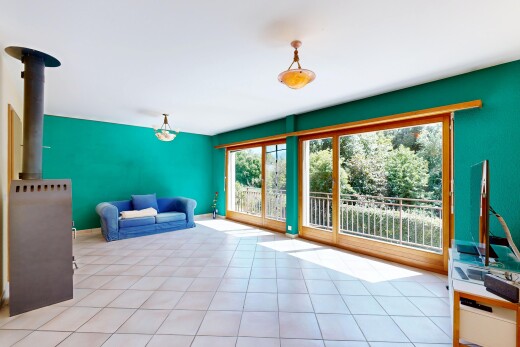 salon avec drywall, cloison sèche, tile floor, sol en carrelage, et light floor