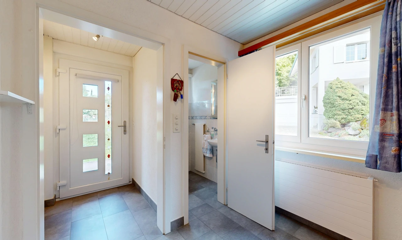 halle / korridor mit außenzugang, kühler, inside community, drywall, und gipskartonwand