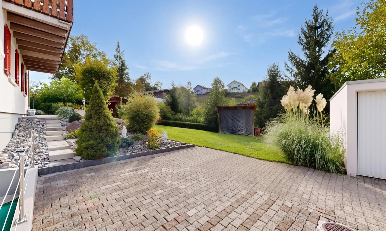 garten mit day time, rasen, und from property