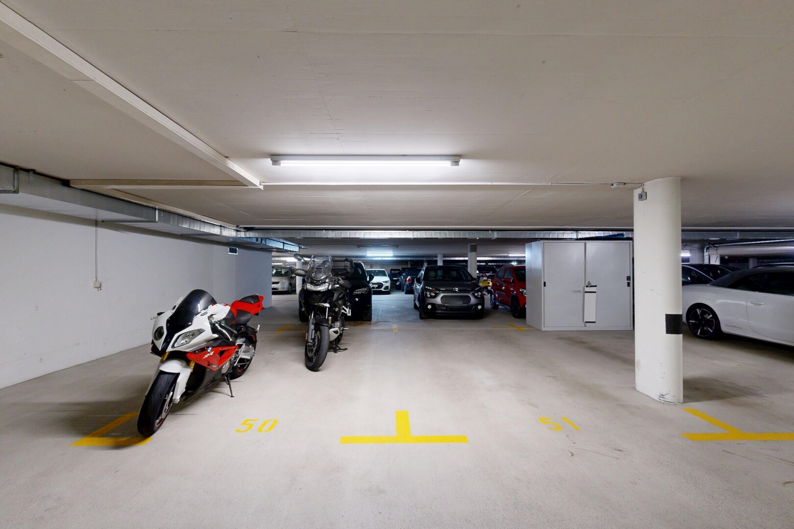 parken mit parkgarage und inside community
