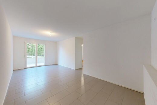 pièce vide avec natural light, lumière naturelle, drywall, cloison sèche, et inside property