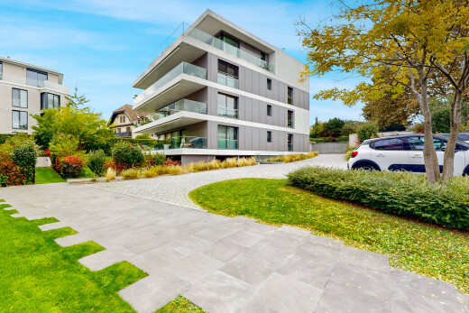 extérieur du bâtiment avec property visible et day time