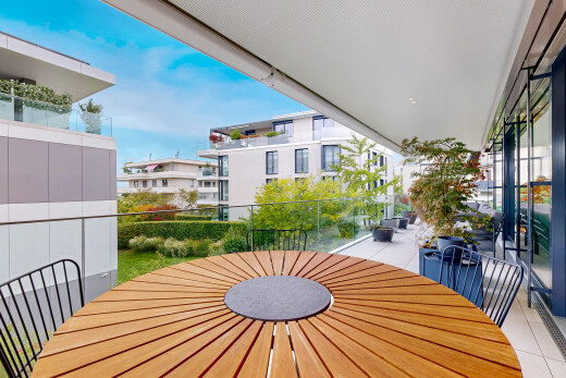 balcon avec day time, from property, et terrasse