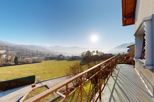 balcon avec mountain view, vue sur la montagne, from property, day time, et balcon