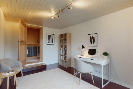 bureau avec plafond en bois, wood ceiling, inside property, cloison sèche, et drywall
