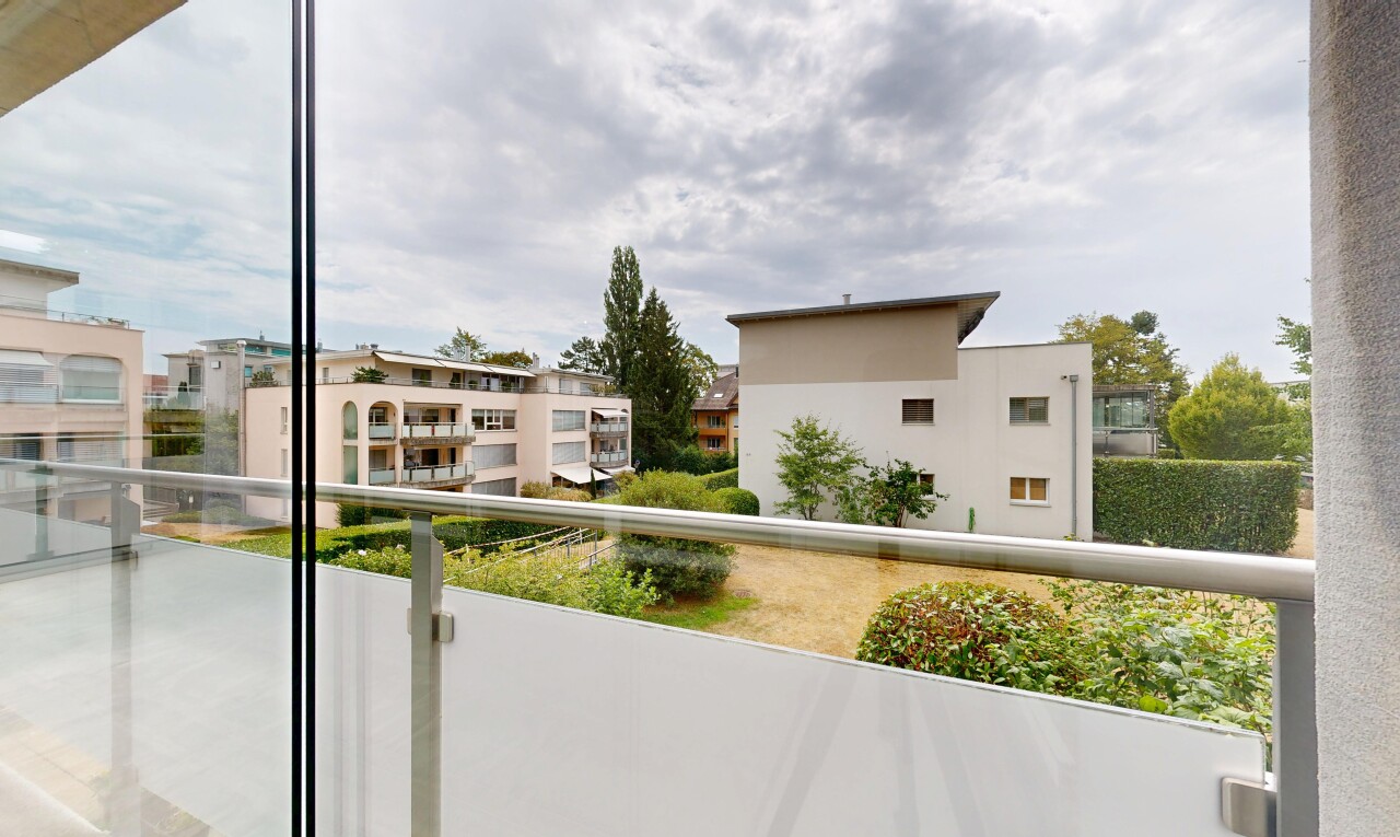 balkon mit balkon, view focus, from property, apartment complex view, und overcast