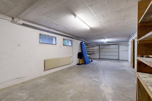 parking avec inside property