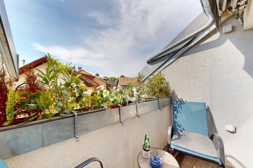 balcon avec from property, balcon, day time, et gril