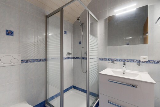 bad mit tile wall, fliesenwand, schminktisch, komplettes badezimmer, und dusche