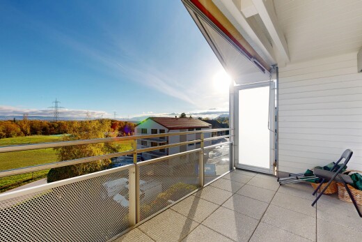 balkon mit balkon, day time, from property, blick auf hochspannungsleitungen, und high tension power lines view
